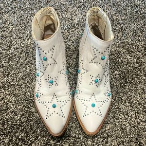 Chinese laundry booties